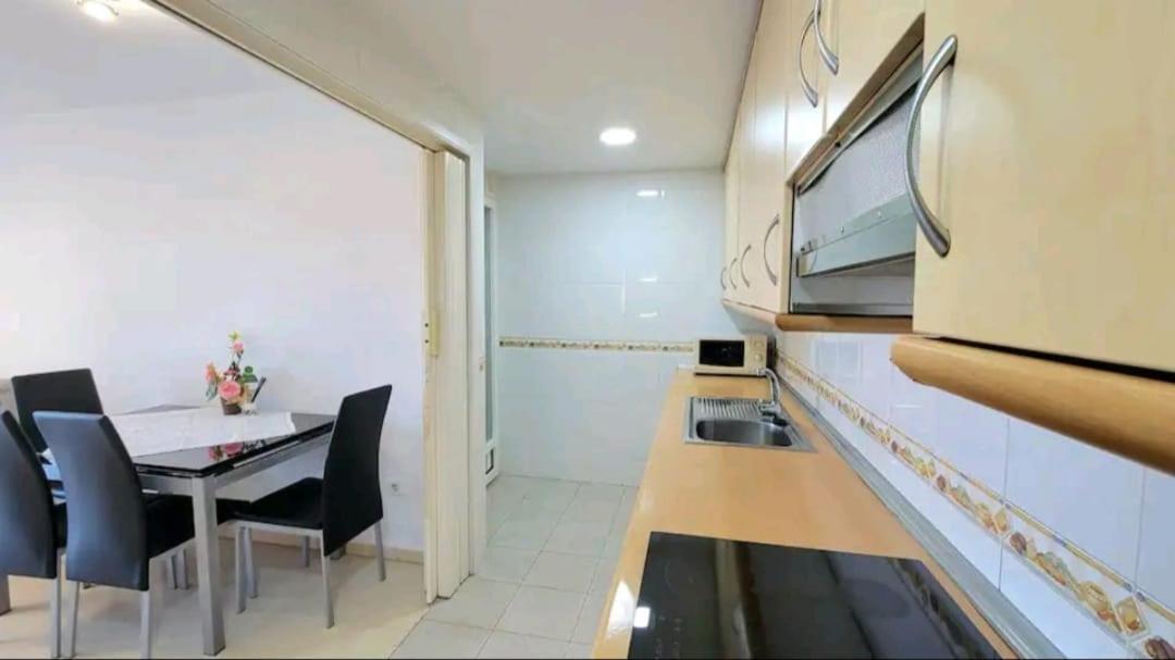 Apartmán Vacanza Luxury Complex- Parking , Pool Only In The Summer , Rincon De Loix Benidorm Exteriér fotografie